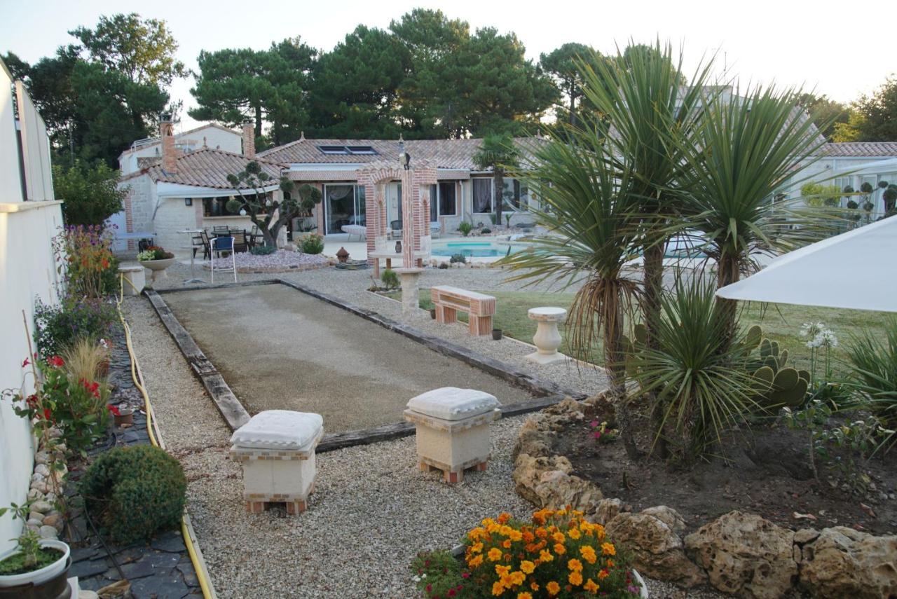 Le Mas Des Mathes, Chambres D'Hotes, Studios Les Mathes Exterior foto