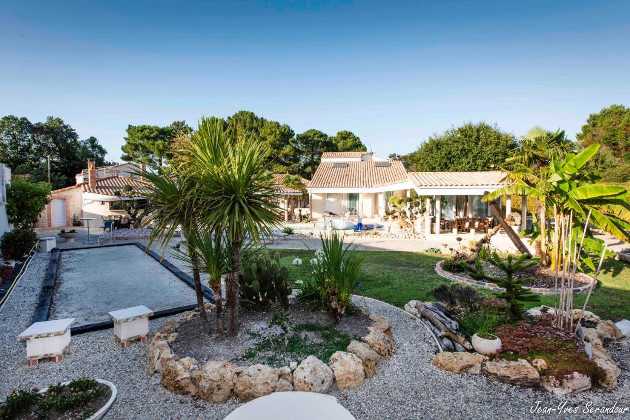 Le Mas Des Mathes, Chambres D'Hotes, Studios Les Mathes Exterior foto