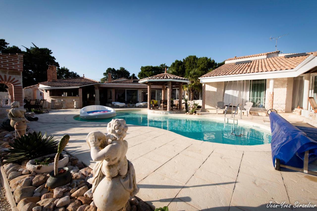 Le Mas Des Mathes, Chambres D'Hotes, Studios Les Mathes Exterior foto