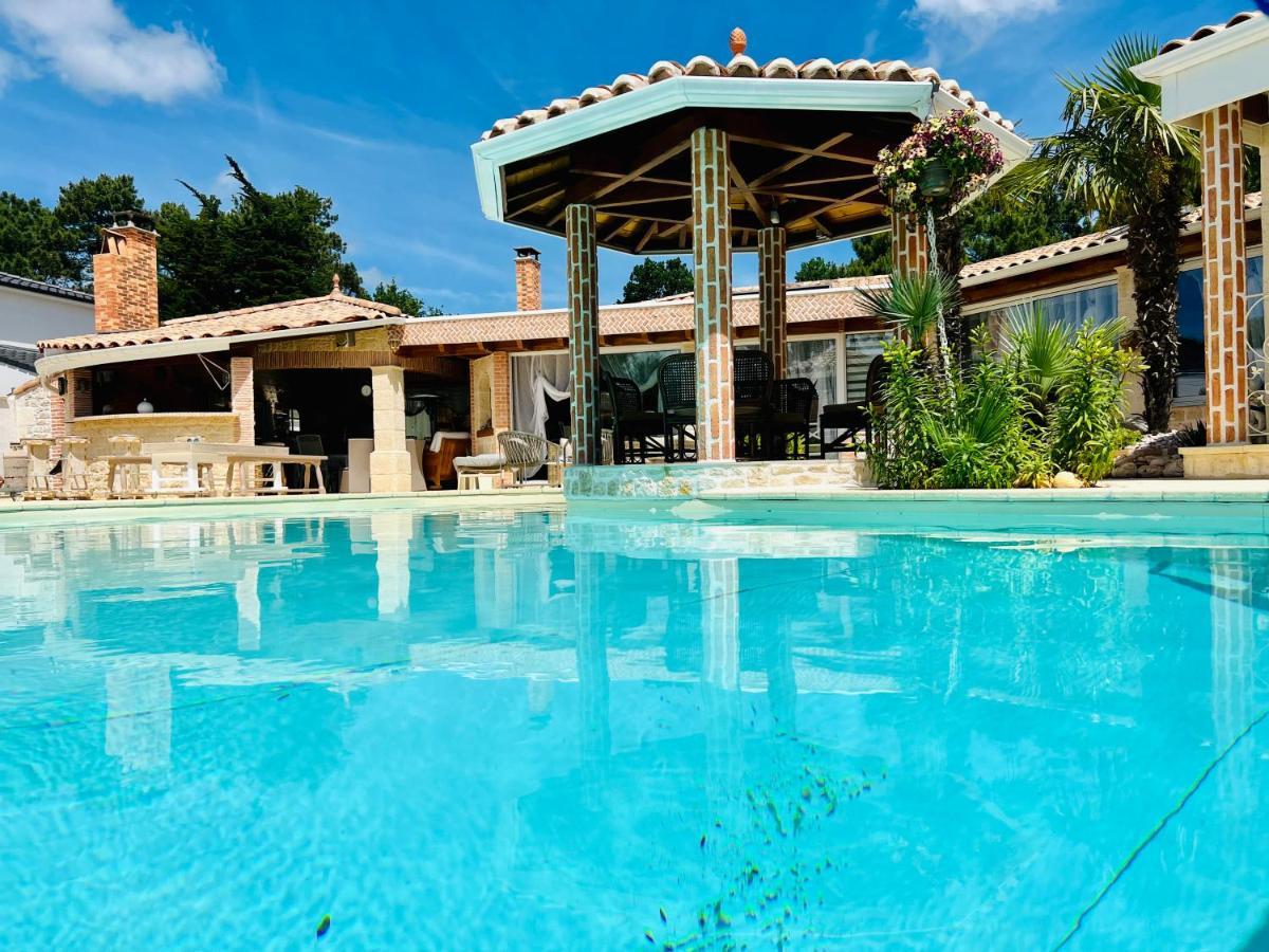 Le Mas Des Mathes, Chambres D'Hotes, Studios Les Mathes Exterior foto