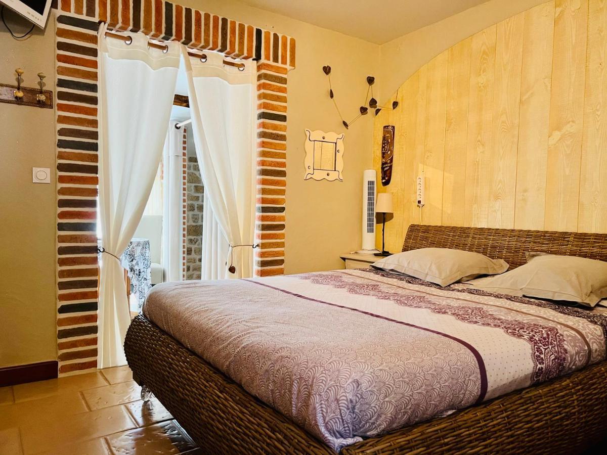 Le Mas Des Mathes, Chambres D'Hotes, Studios Les Mathes Exterior foto